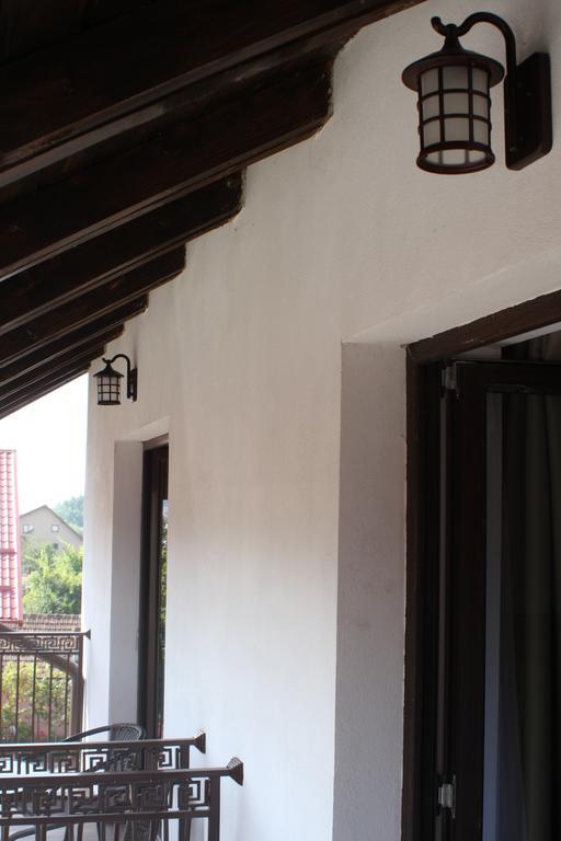 Pensiunea Clasic Curtea de Argeş Quarto foto