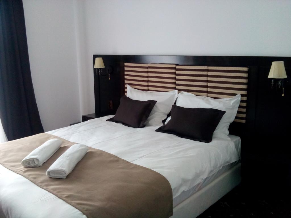 Pensiunea Clasic Curtea de Argeş Quarto foto