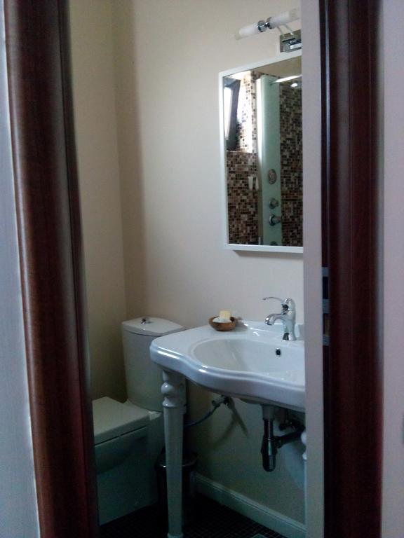 Pensiunea Clasic Curtea de Argeş Quarto foto